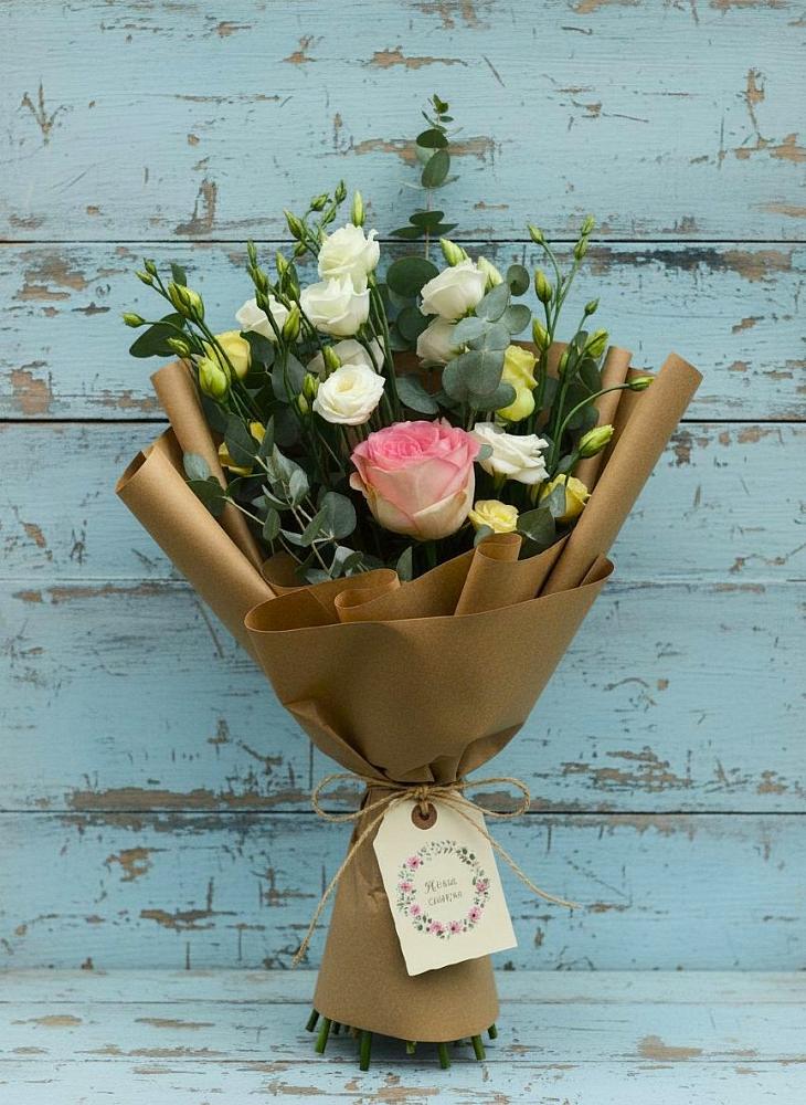 Букет цветов из: Розы и Лизиантусы в Темникове