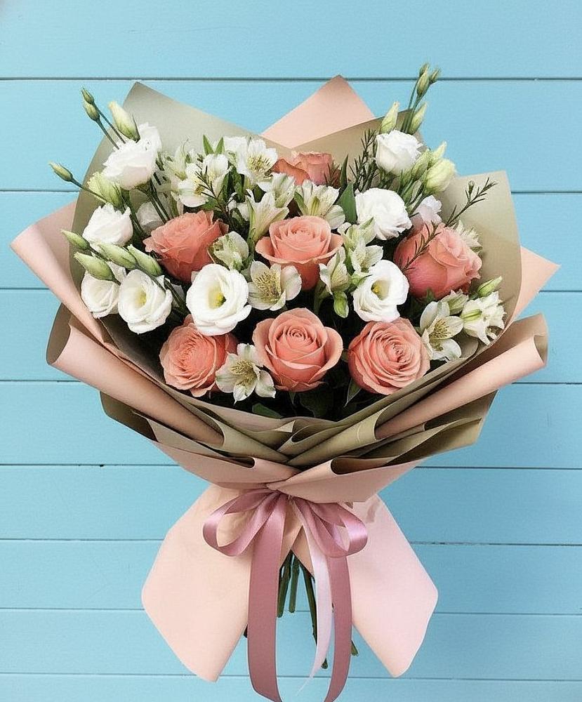 Букет цветов из: Розы, Альстромерии и Лизиантусы в Темникове