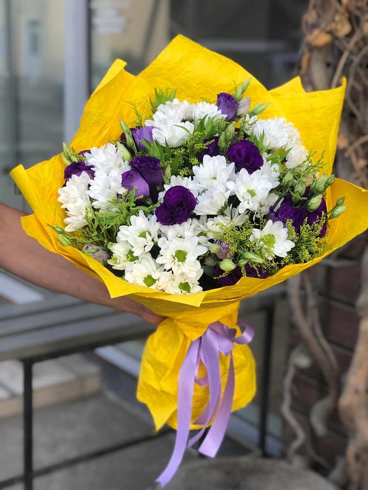 Букет цветов из: Ирисы, Хризантемы и Ромашки в Темникове