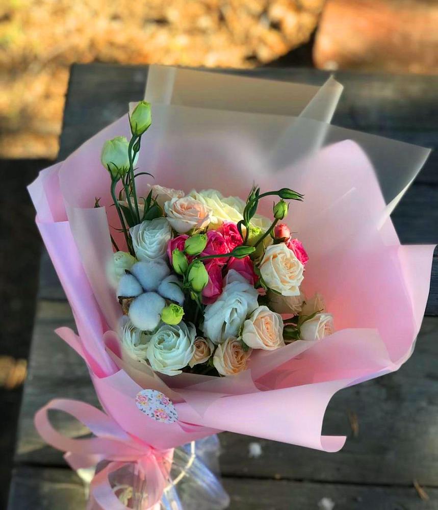 Букет цветов из: Розы и Лизиантусы в Темникове