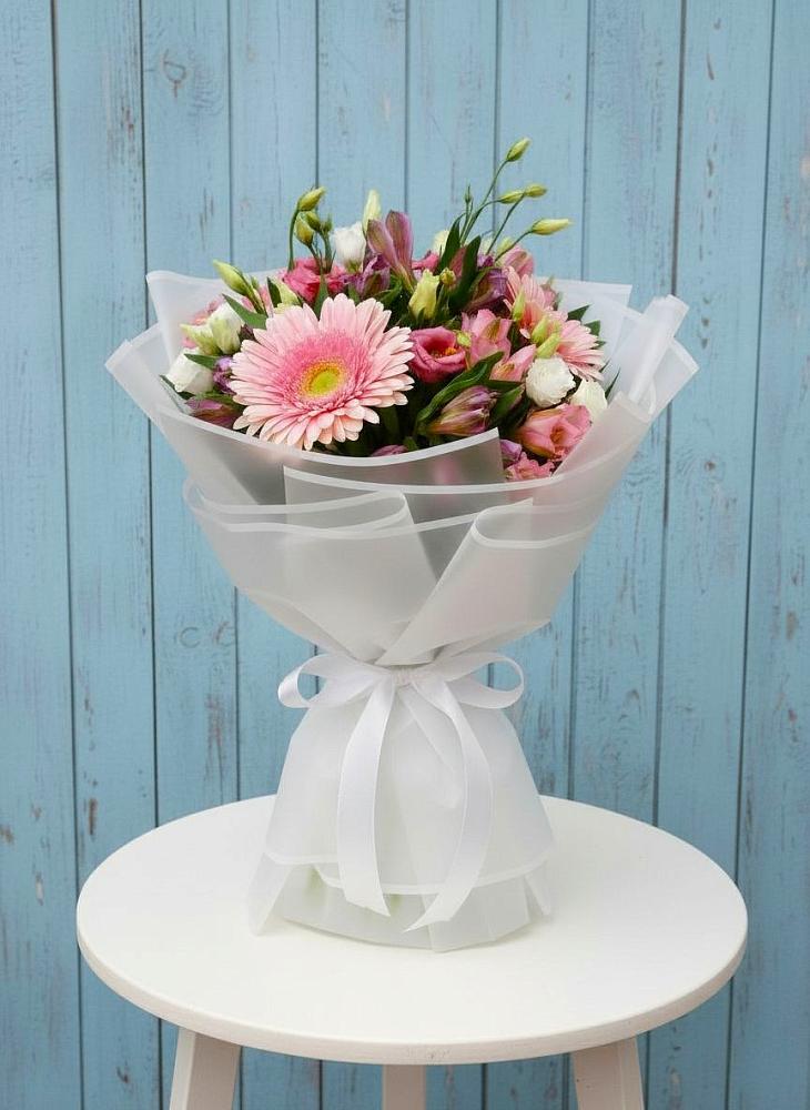 Букет цветов из: Герберы, Альстромерии и Лизиантусы в Темникове