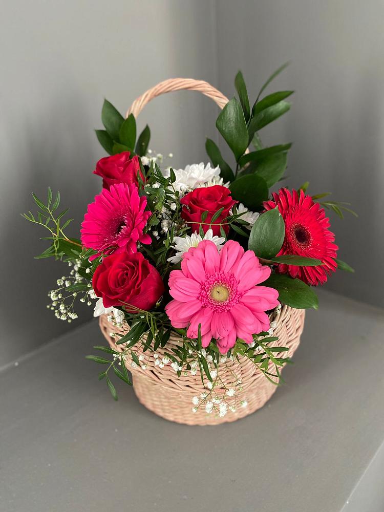 Цветочная композиция из Розы, Хризантемы и Герберы в корзине в Темникове