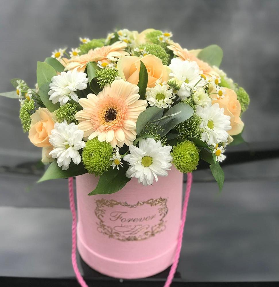 Цветочная композиция из Розы, Герберы и Хризантемы в шляпной коробке в Темникове