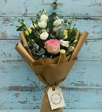 Букет цветов из:  Розы и Лизиантусы в Темникове