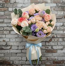 Букет цветов из:  Розы, Лизиантусы и Гвоздики в Темникове