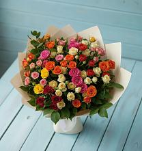 Букет Микс из разноцветных кустовых роз в Темникове